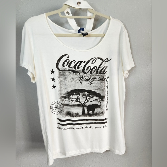 Coca Cola Tops - Coca Cola White Short Sleeve Tee